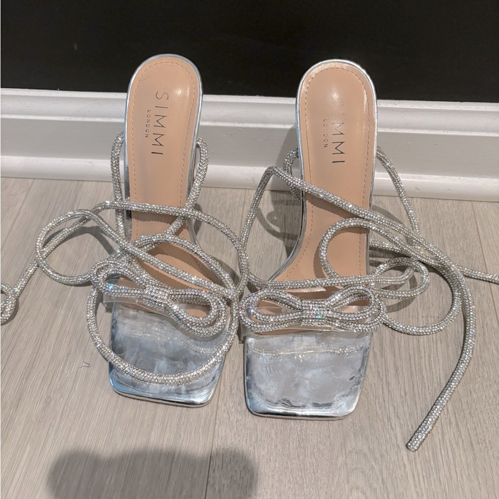 Simmi straps silver heel